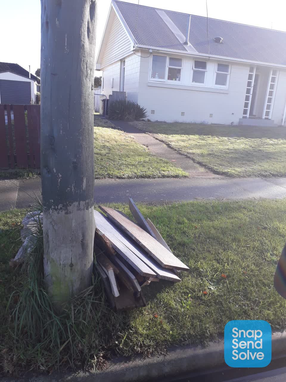 The photograph attached to this rubbish/recycling report