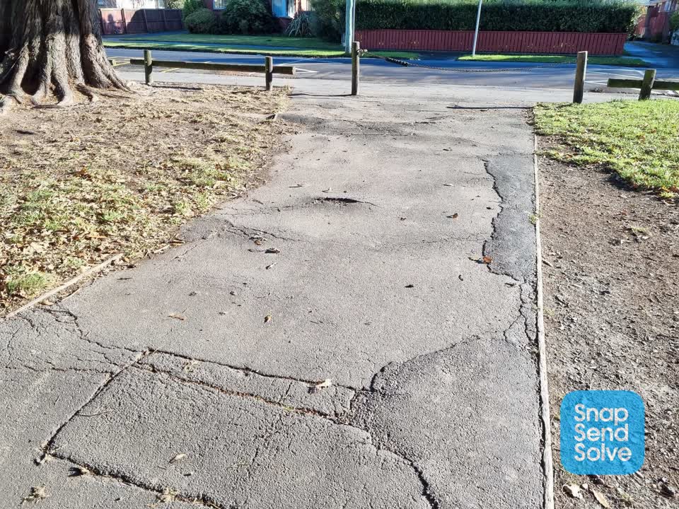 The photograph attached to this roading/streets report