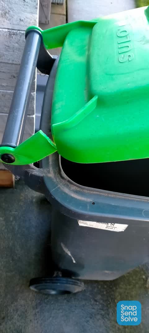 Rubbish/Recycling, a report photo
