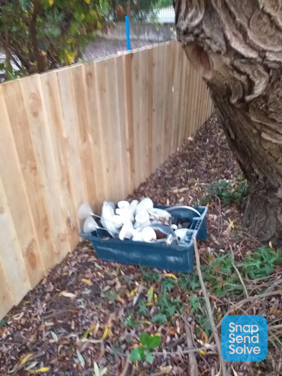 The photograph attached to this rubbish/recycling report