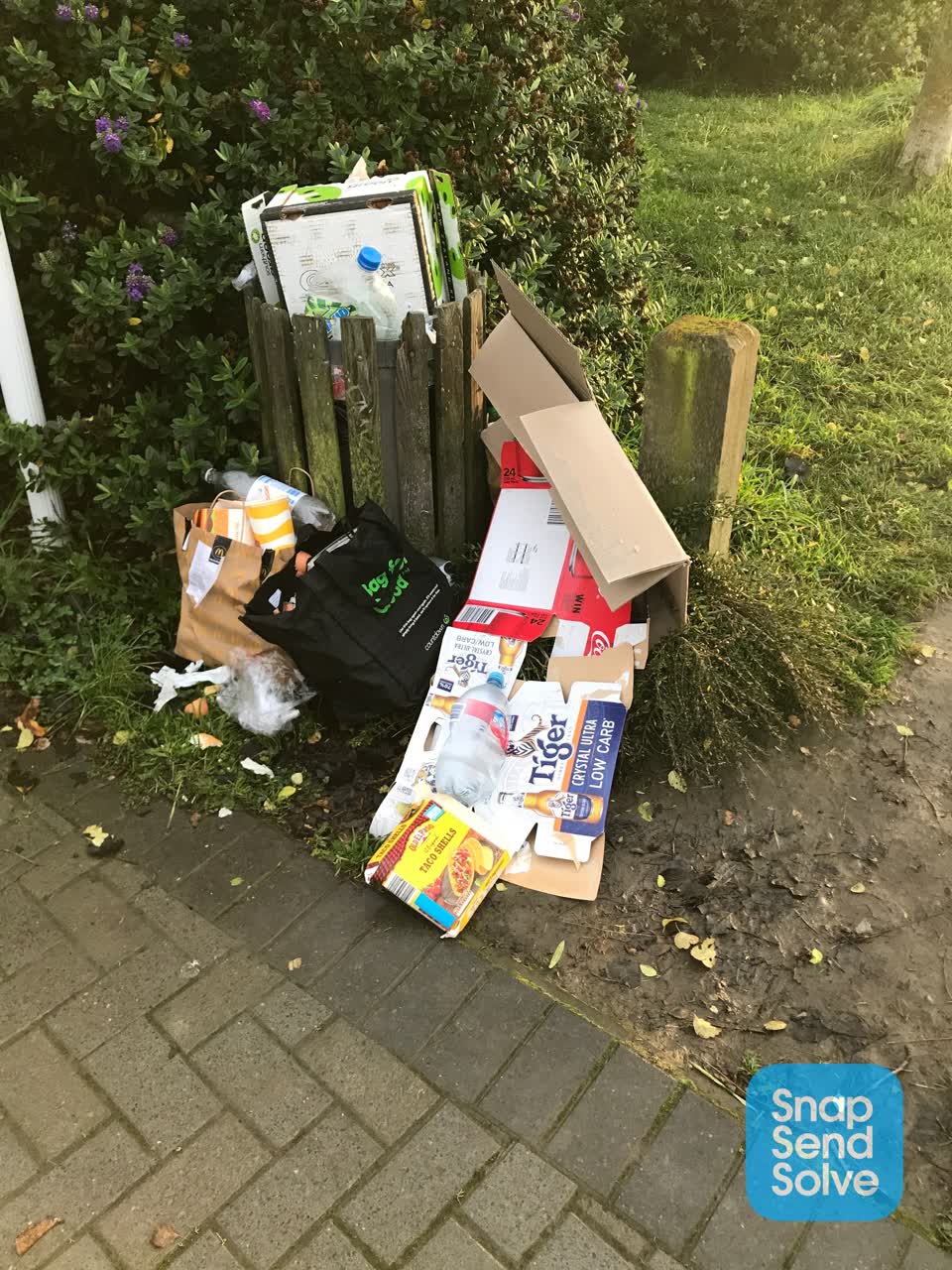 The photograph attached to this rubbish/recycling report