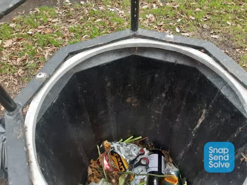 Rubbish/Recycling, a report photo