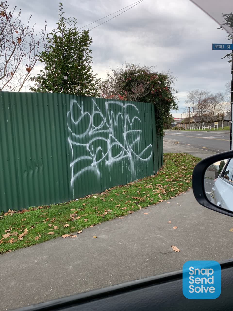 The photograph attached to this graffiti report