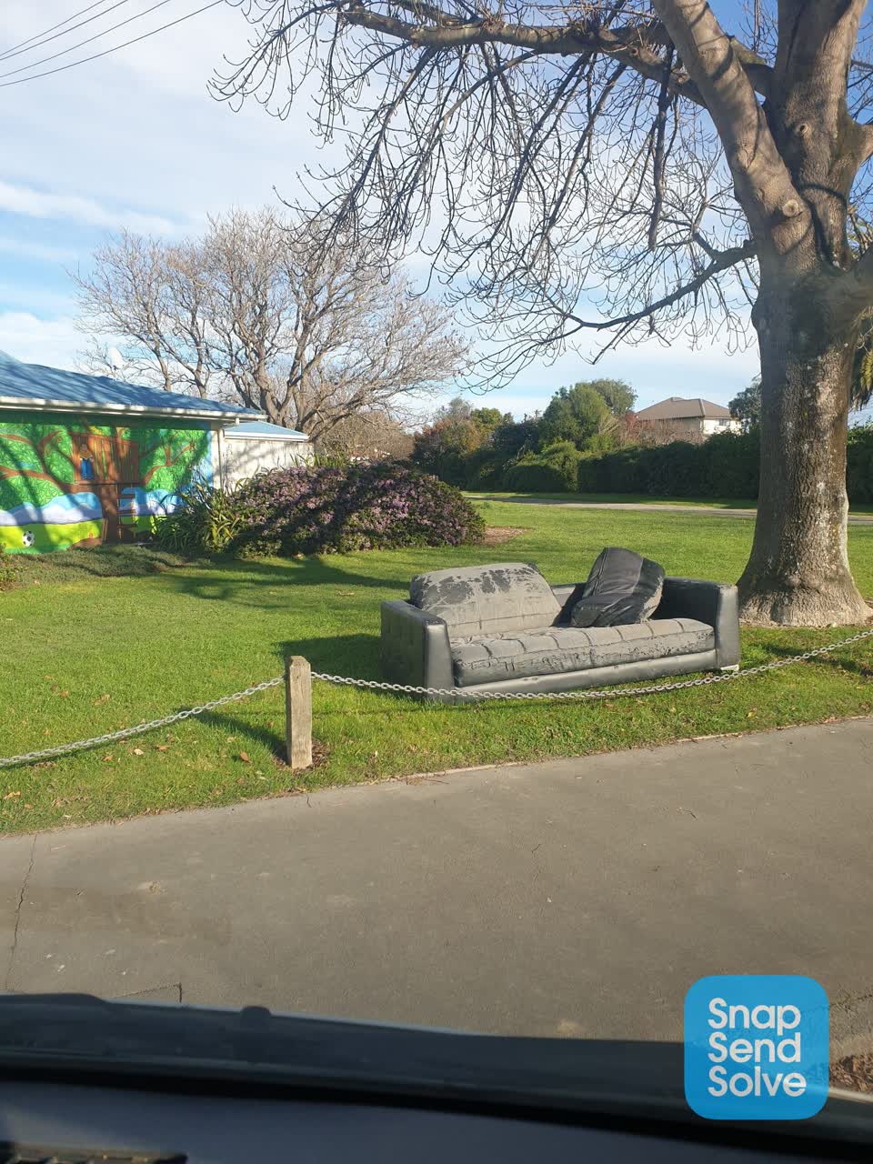 The photograph attached to this rubbish/recycling report