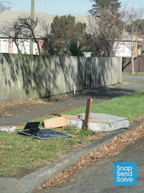 Rubbish/Recycling, a report photo