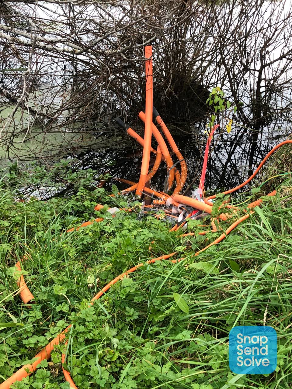 The photograph attached to this rubbish/recycling report