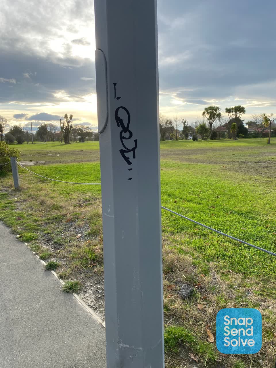The photograph attached to this graffiti report