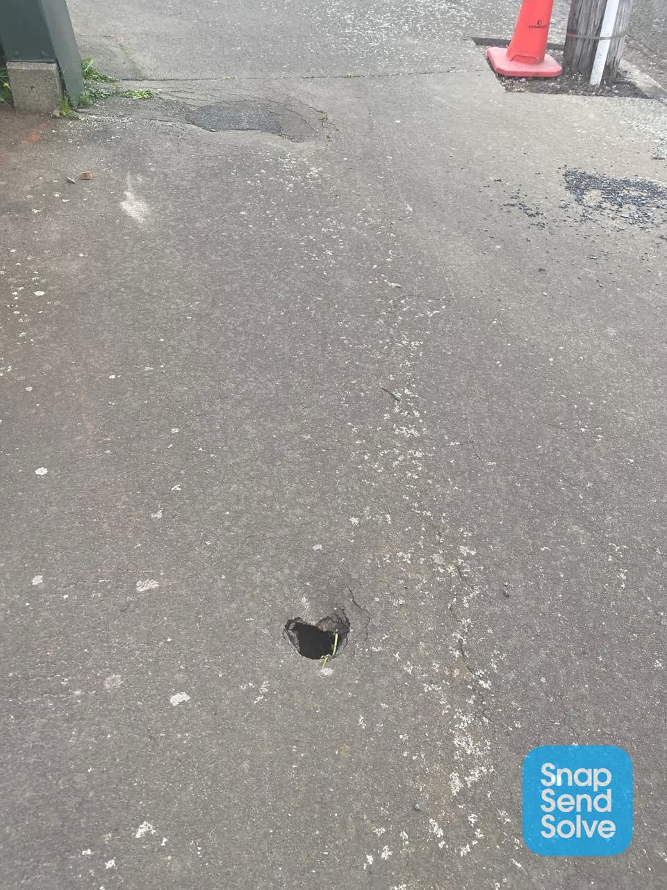 The photograph attached to this roading/streets report