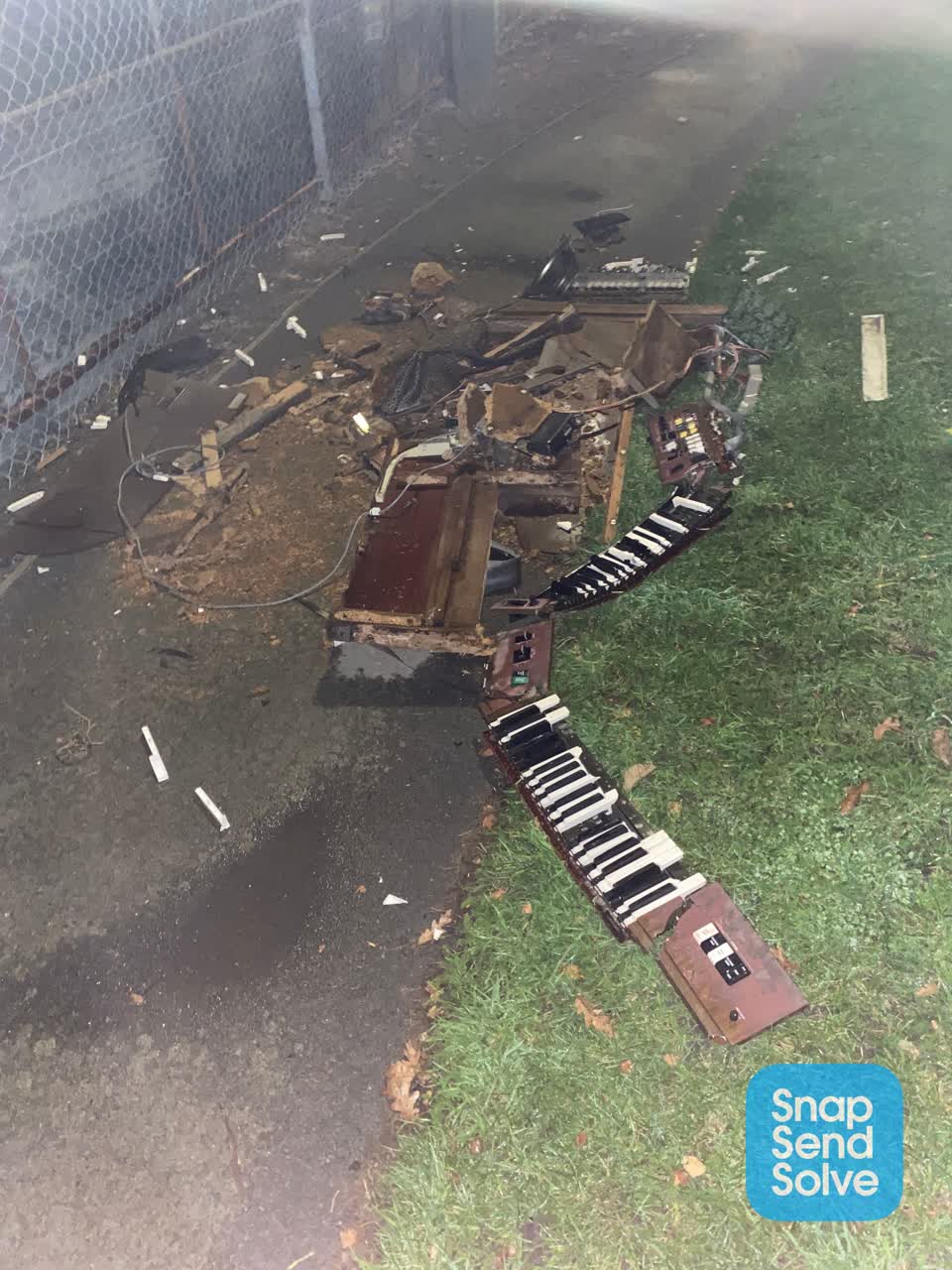 The photograph attached to this rubbish/recycling report
