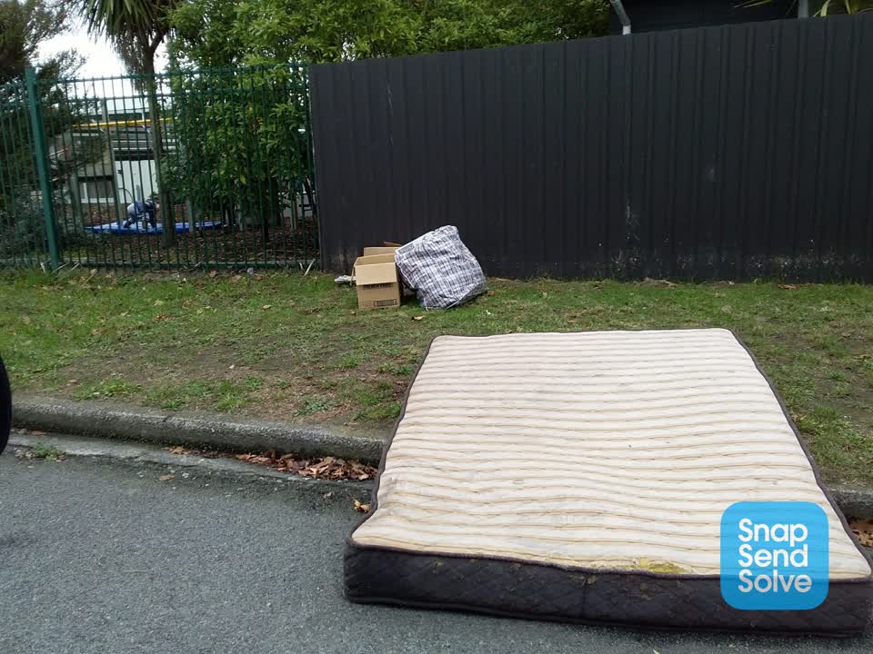 The photograph attached to this rubbish/recycling report