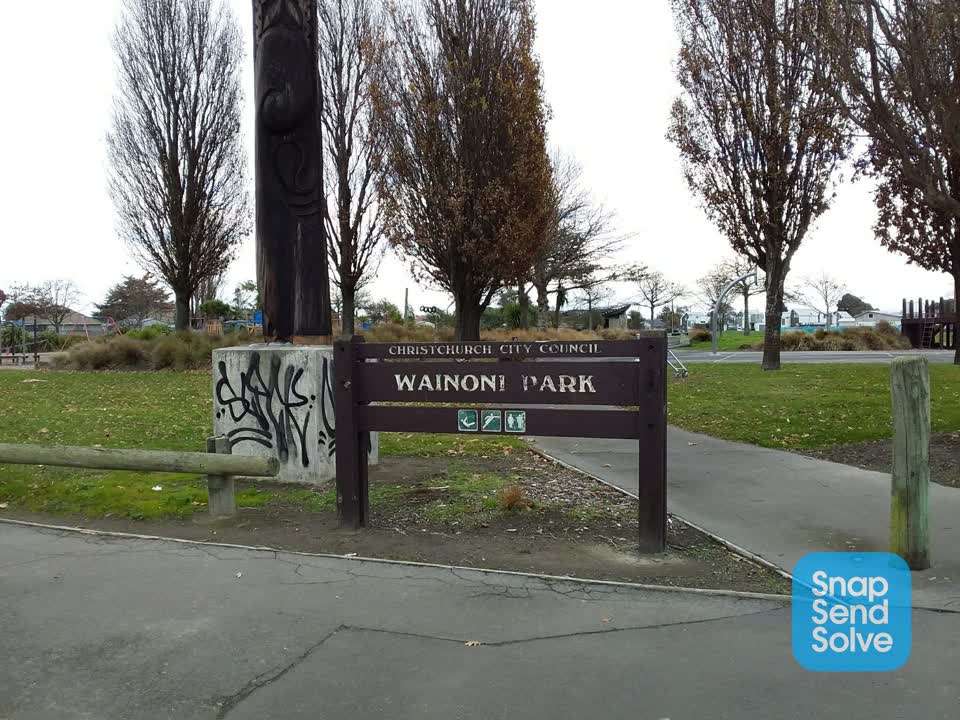 The photograph attached to this graffiti report
