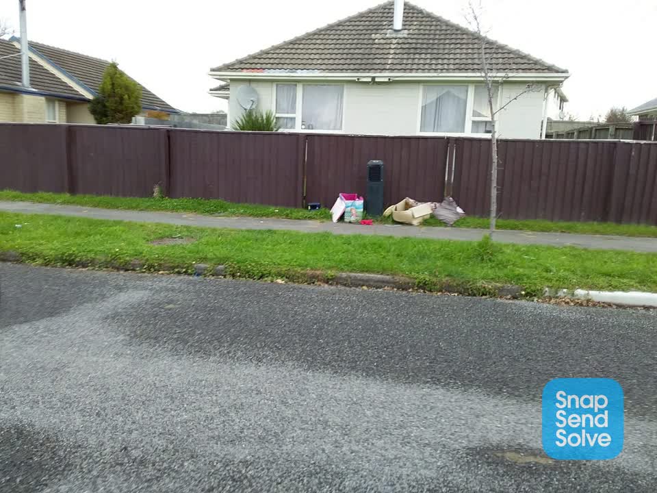 The photograph attached to this rubbish/recycling report