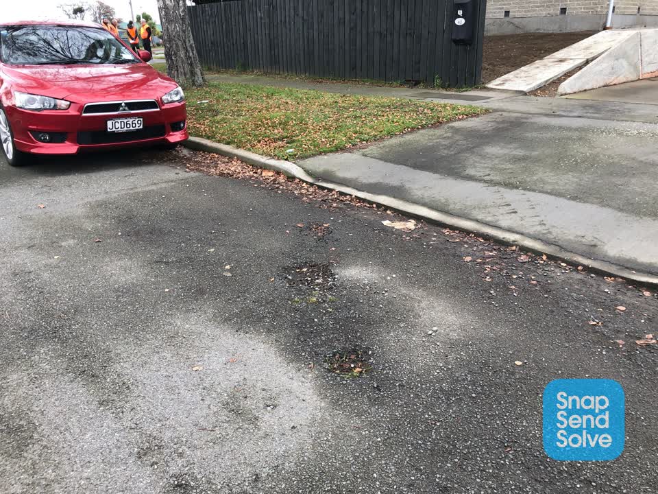 The photograph attached to this roading/streets report