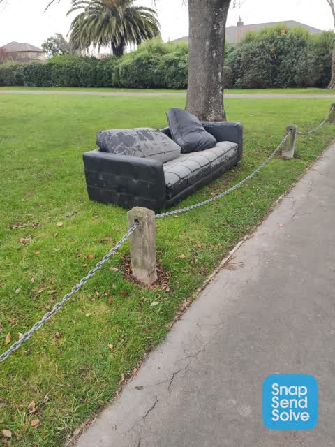 Rubbish/Recycling, a report photo