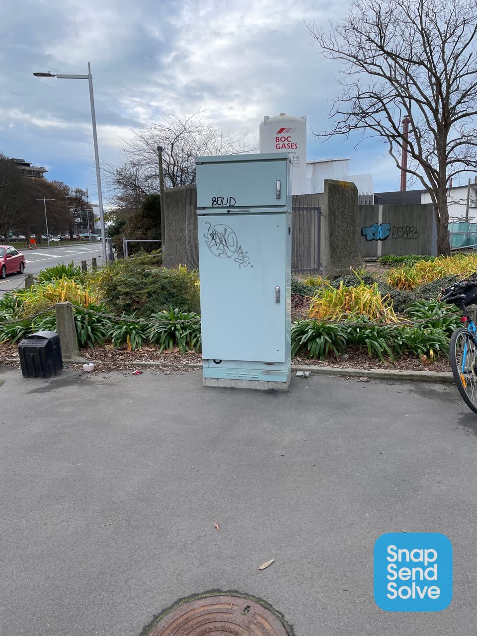The photograph attached to this graffiti report