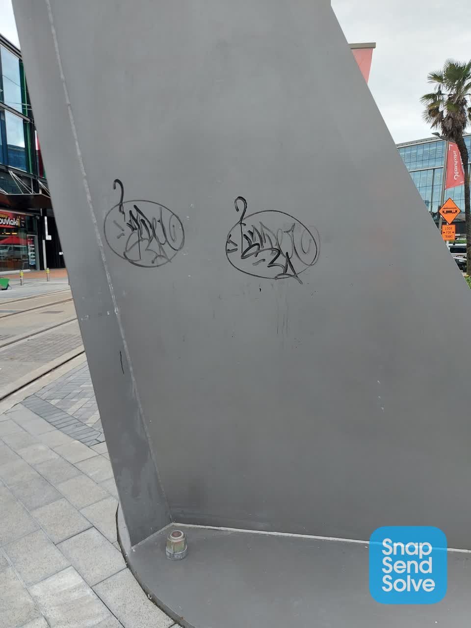 The photograph attached to this graffiti report
