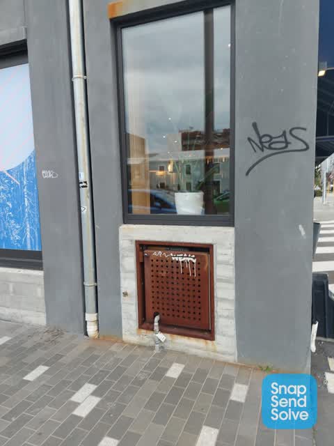Graffiti, a report photo