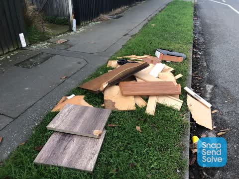 Rubbish/Recycling, a report photo