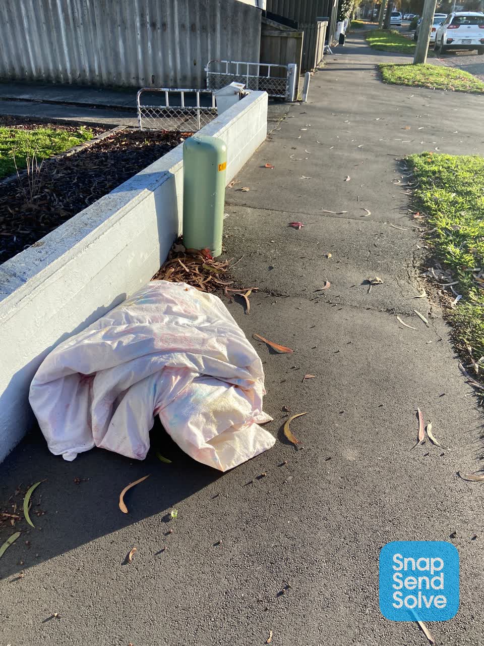 The photograph attached to this rubbish/recycling report