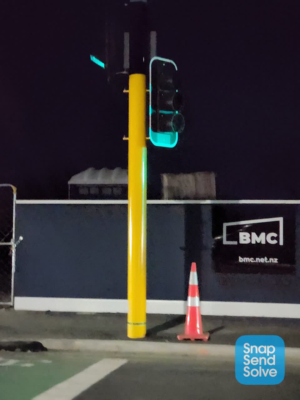 The photograph attached to this street light outage report