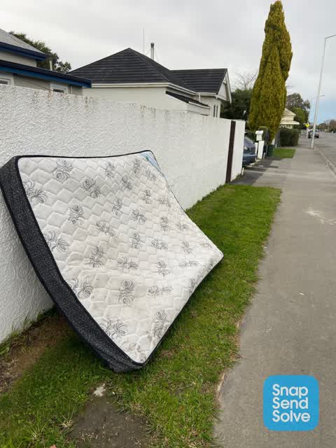 Rubbish/Recycling, a report photo