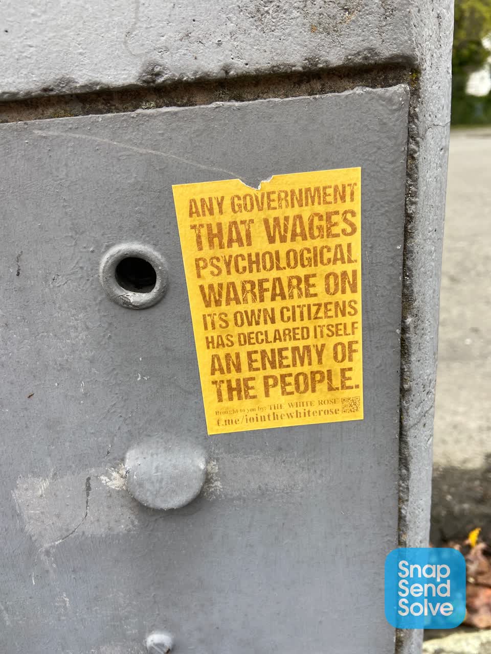 The photograph attached to this graffiti report