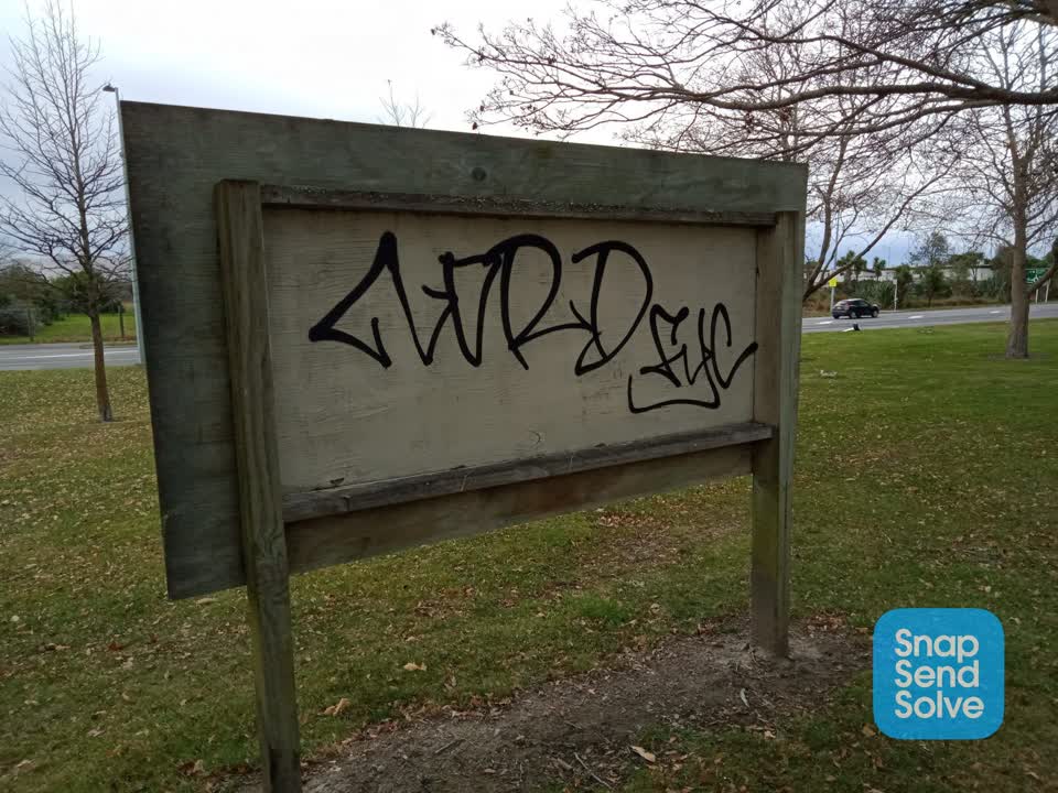 The photograph attached to this graffiti report