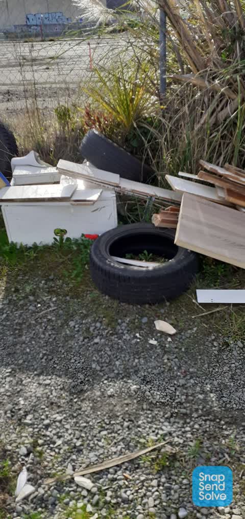 Rubbish/Recycling, a report photo