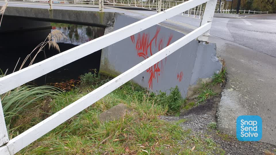 The photograph attached to this graffiti report