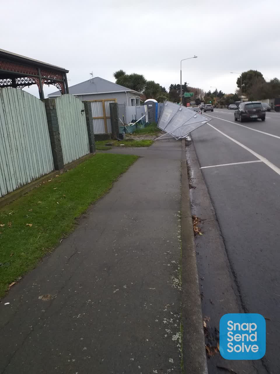 The photograph attached to this roading/streets report
