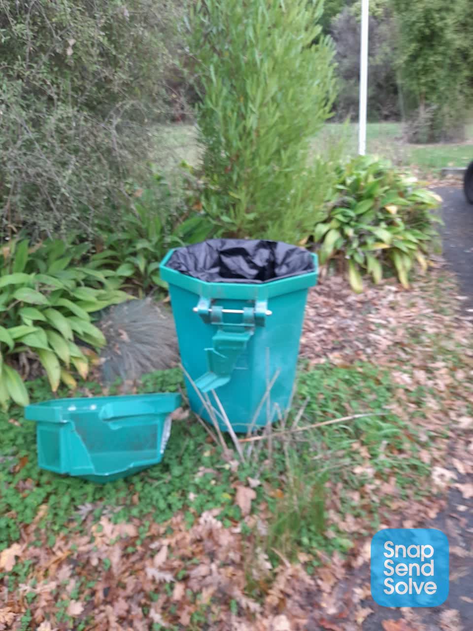 The photograph attached to this rubbish/recycling report