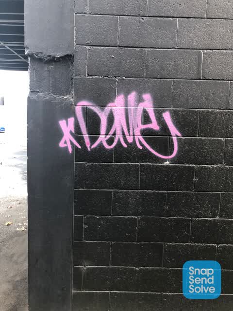 Graffiti, a report photo