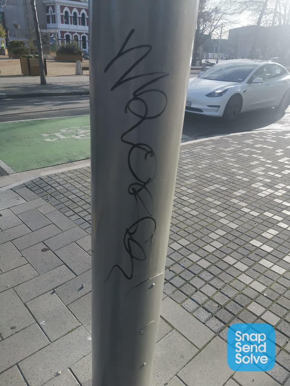 The photograph attached to this graffiti report