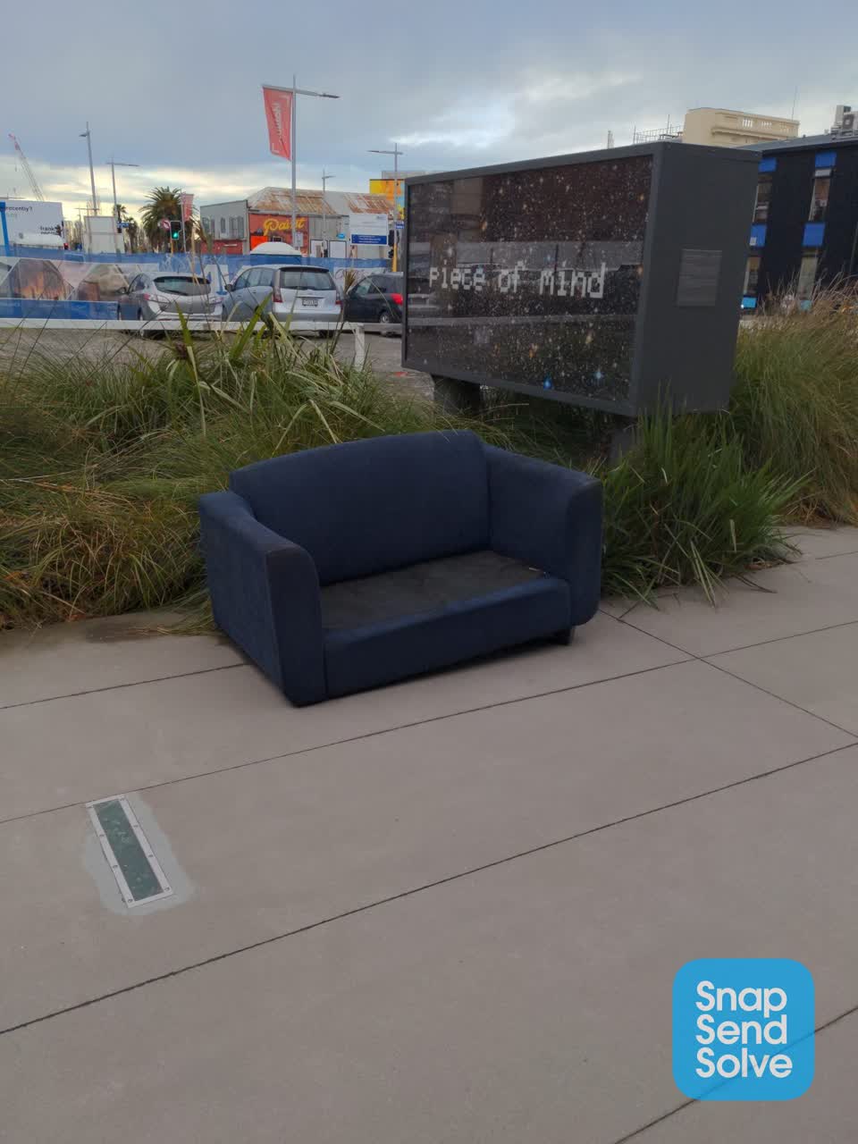 The photograph attached to this rubbish/recycling report
