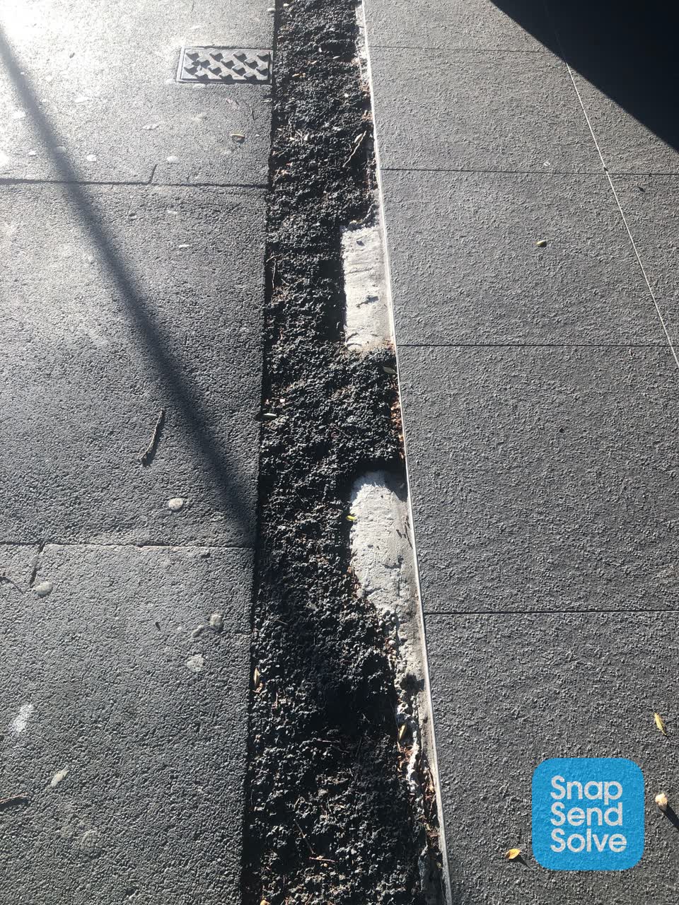 The photograph attached to this roading/streets report