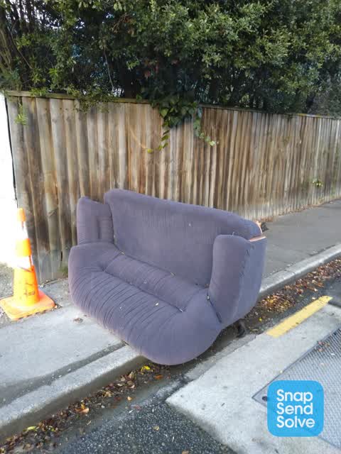 Rubbish/Recycling, a report photo