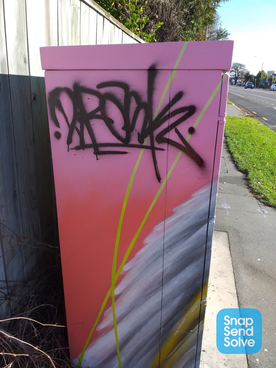 The photograph attached to this graffiti report