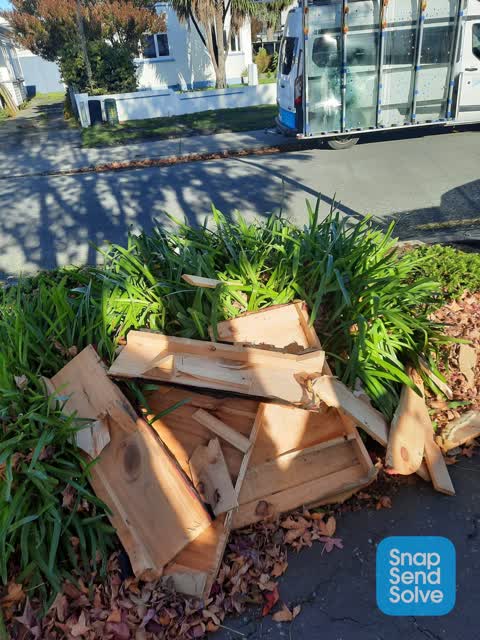 Rubbish/Recycling, a report photo