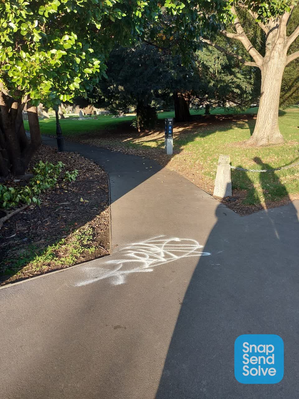 The photograph attached to this graffiti report
