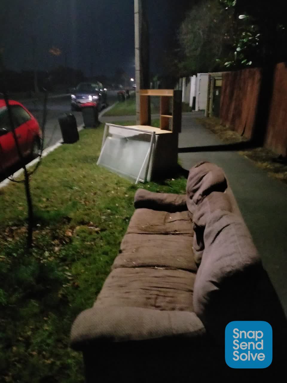 The photograph attached to this rubbish/recycling report