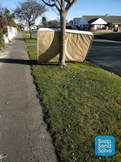 Rubbish/Recycling, a report photo
