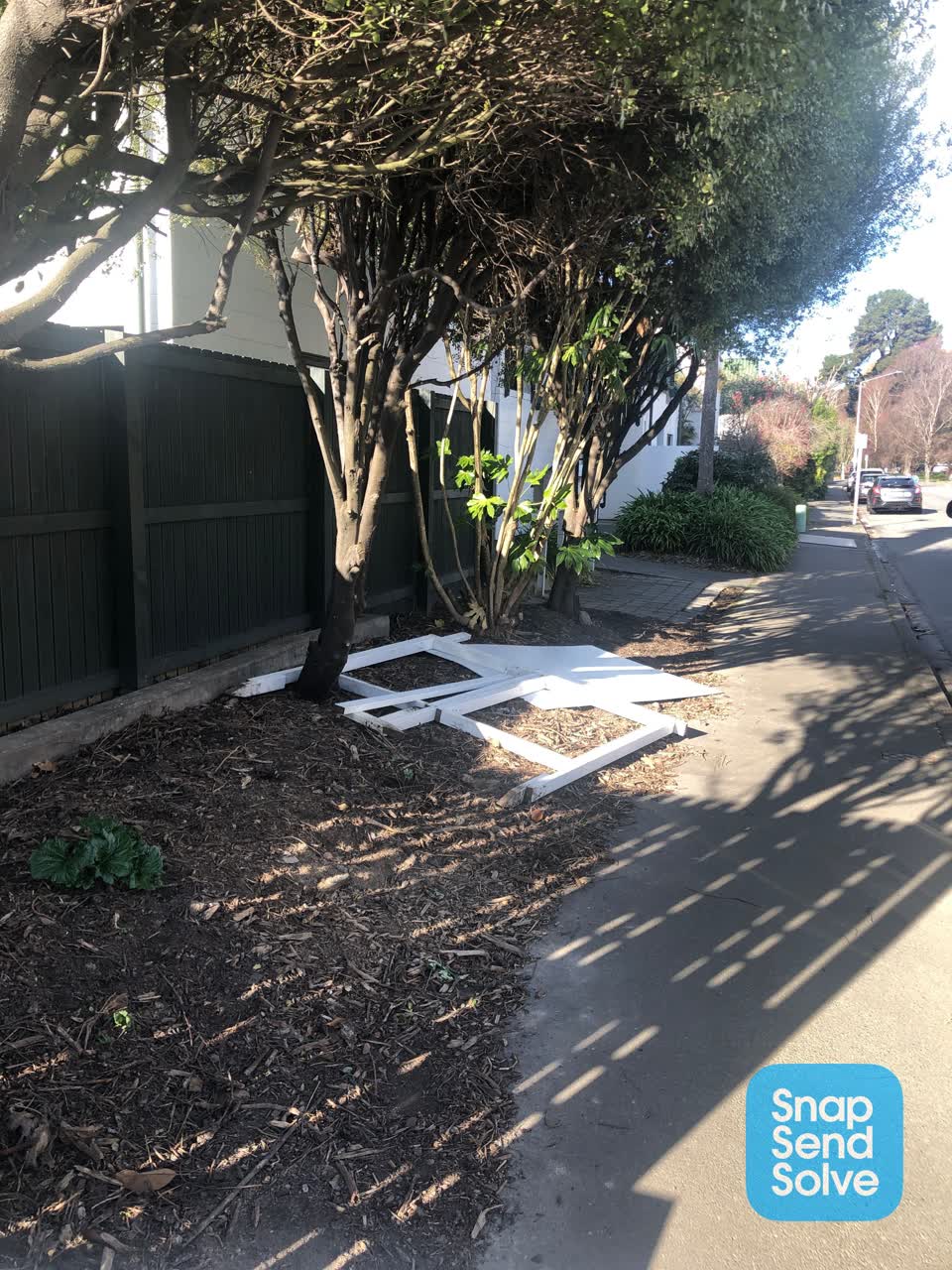 The photograph attached to this rubbish/recycling report