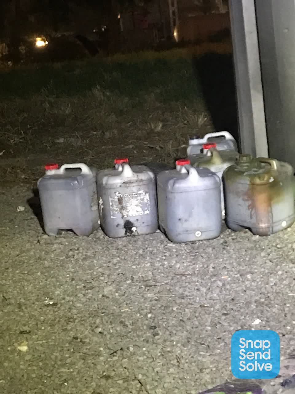 The photograph attached to this rubbish/recycling report