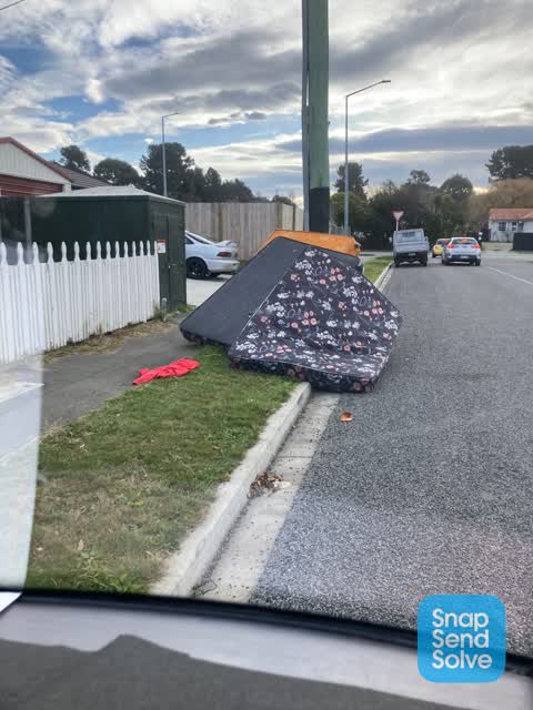 Rubbish/Recycling, a report photo