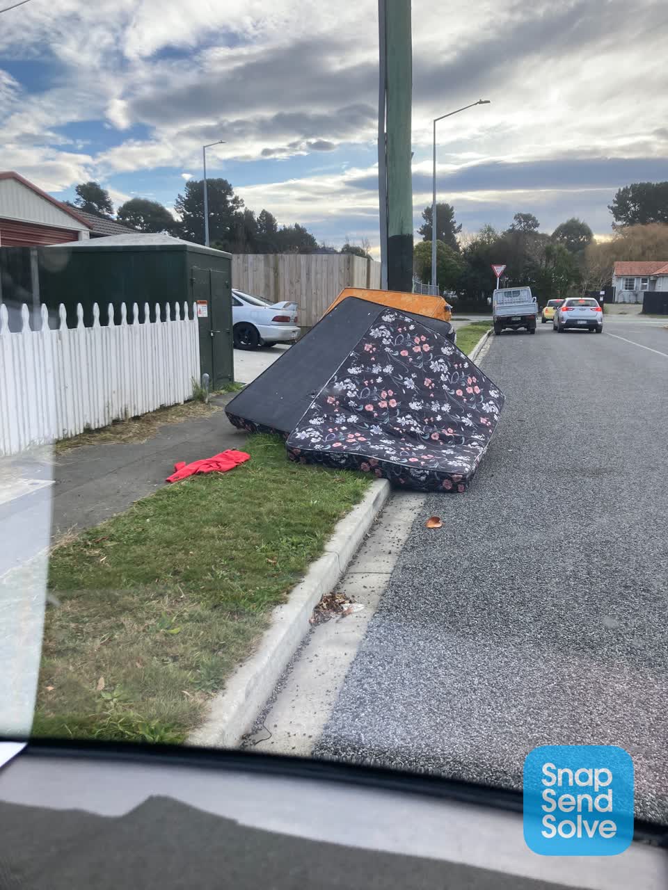 The photograph attached to this rubbish/recycling report