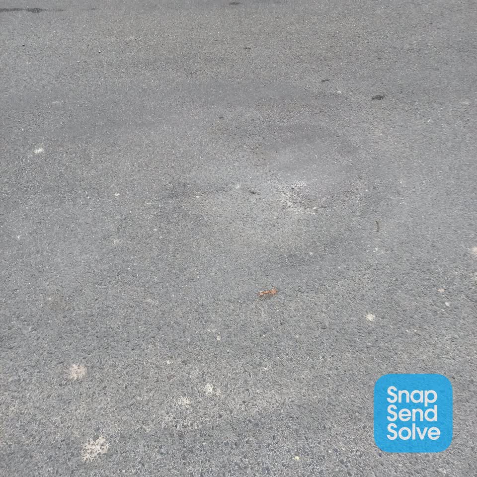 The photograph attached to this roading/streets report