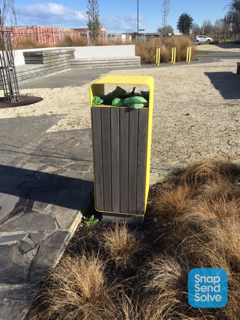 Rubbish/Recycling, a report photo