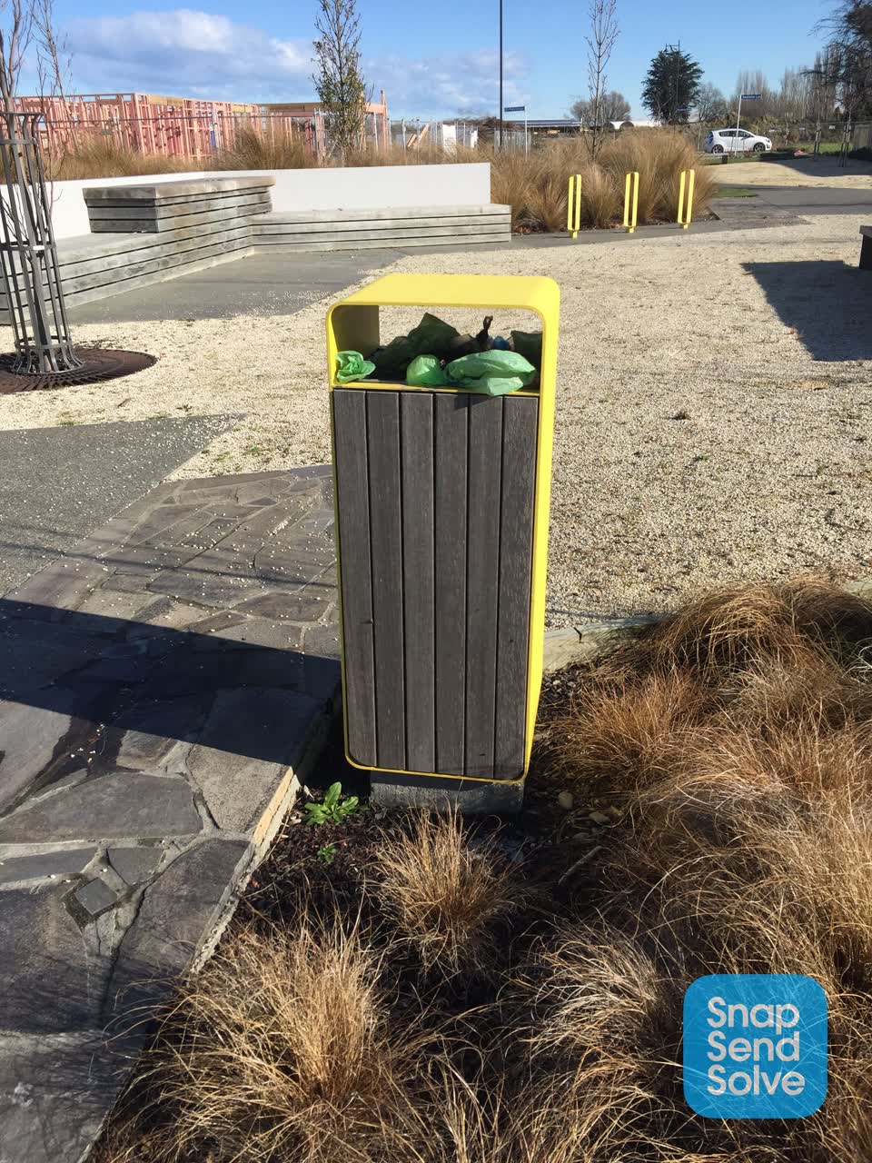 The photograph attached to this rubbish/recycling report