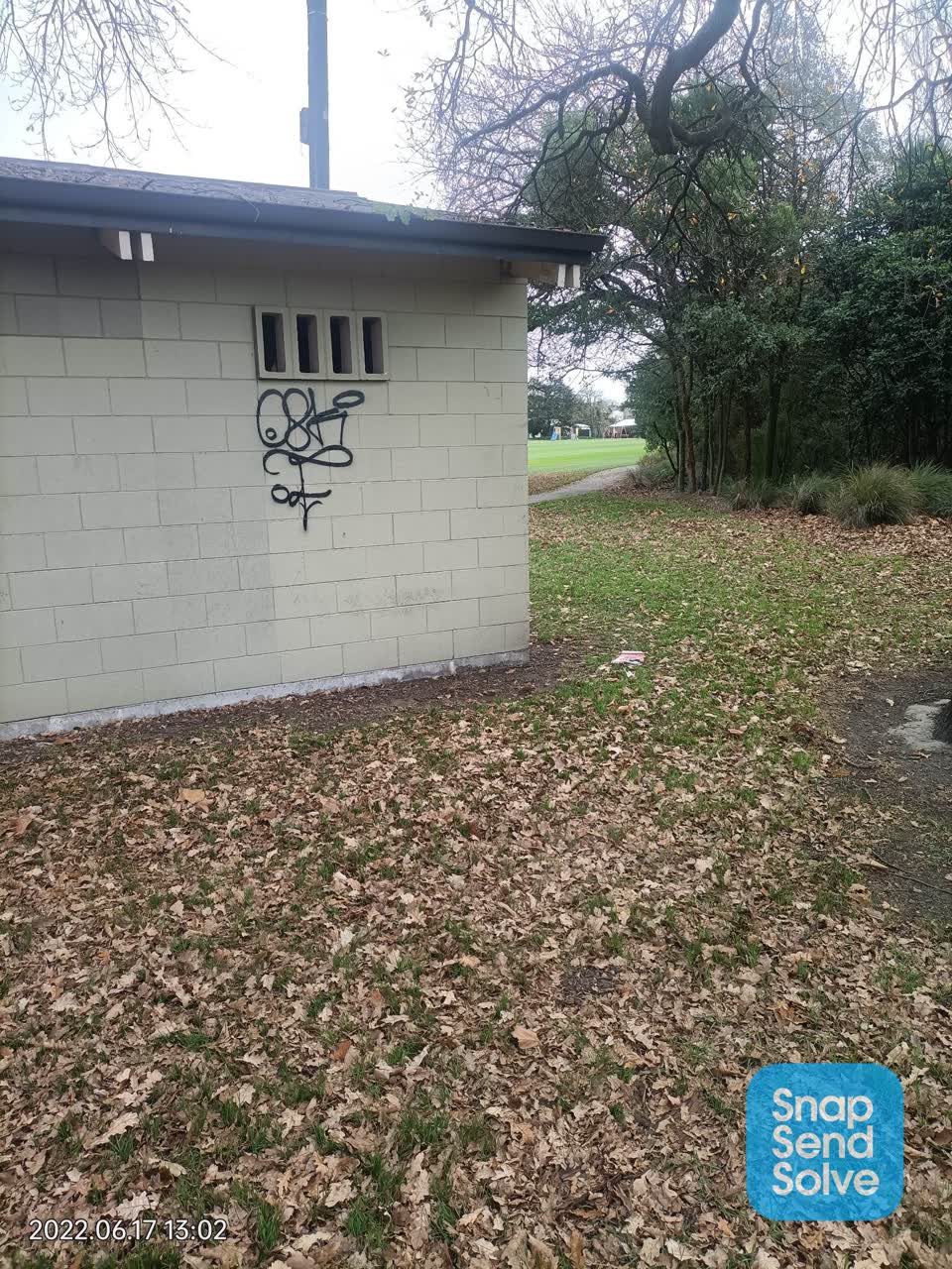 The photograph attached to this graffiti report