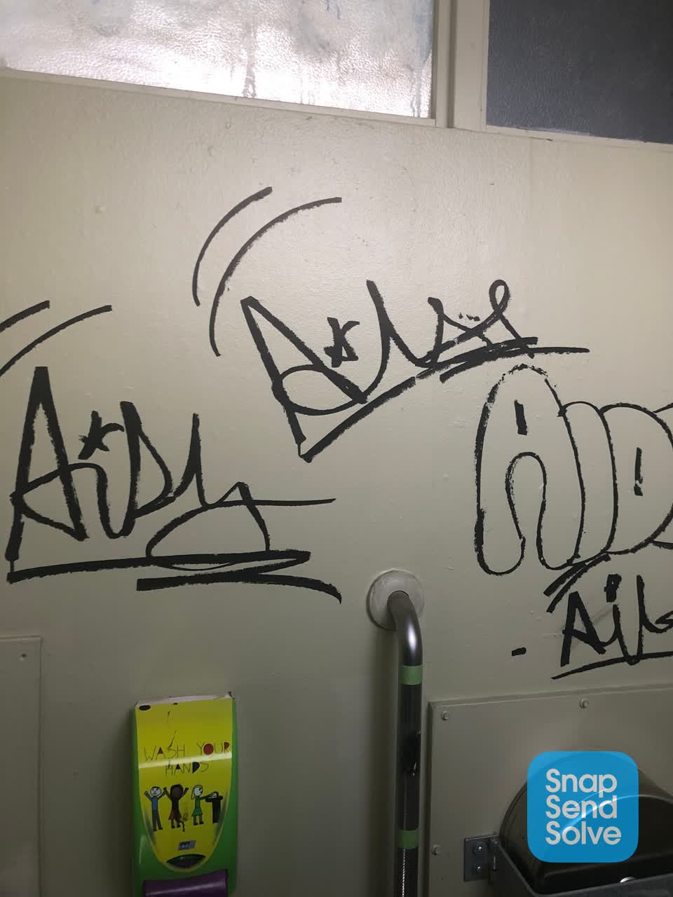 The photograph attached to this graffiti report